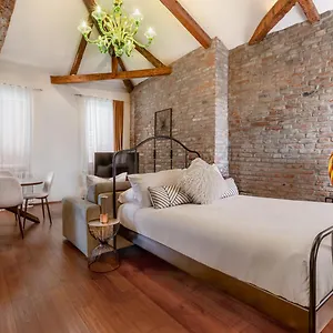  Appartement Duomo With Canal View